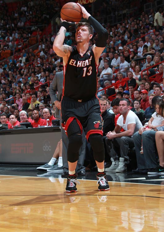 保持与岸上 保持与岸上